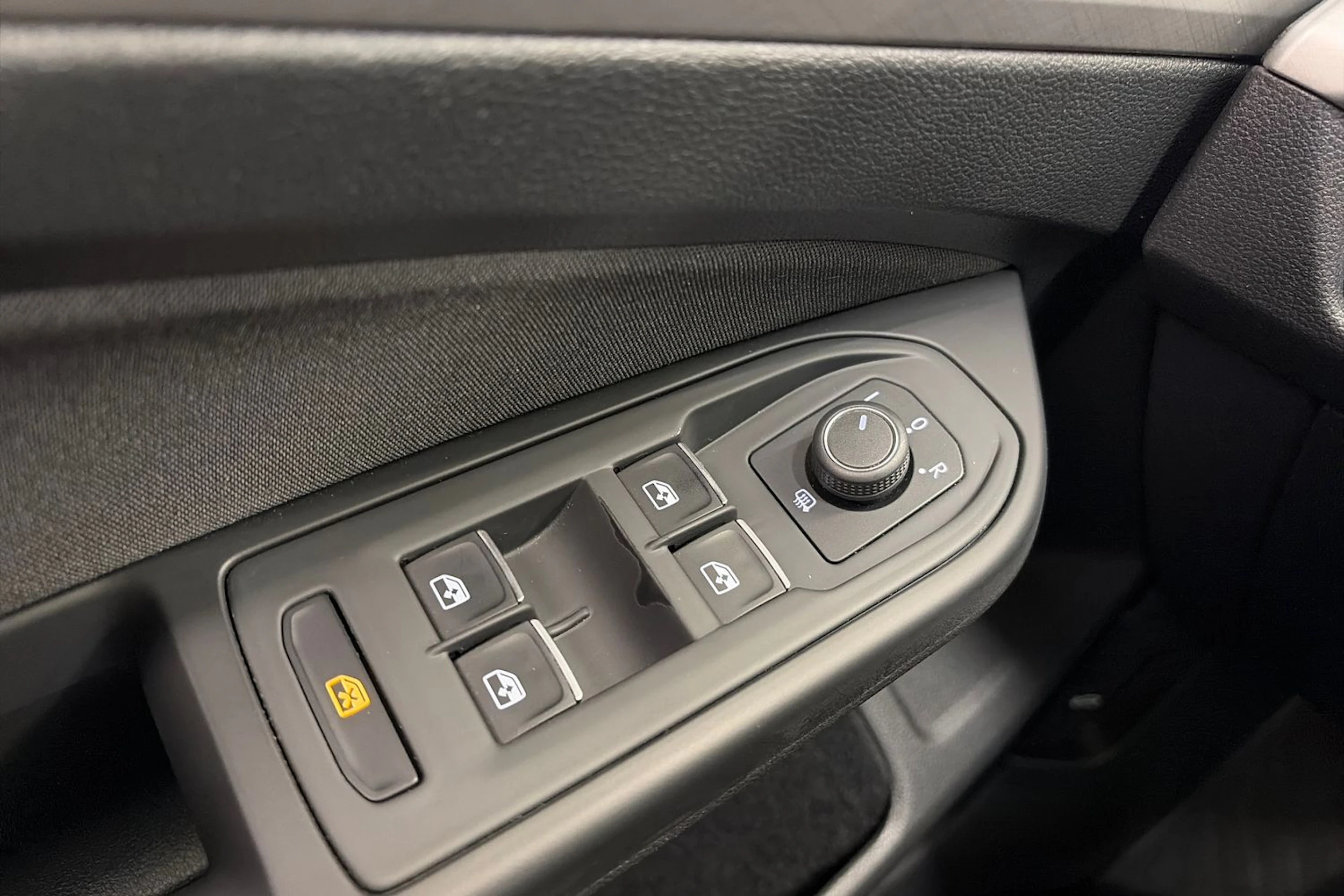 valkoinen Volkswagen Golf 2020 kuva 24.