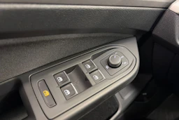 valkoinen Volkswagen Golf 2020 kuva 24.