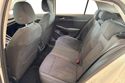 valkoinen Volkswagen Golf 2020 kuva 8.