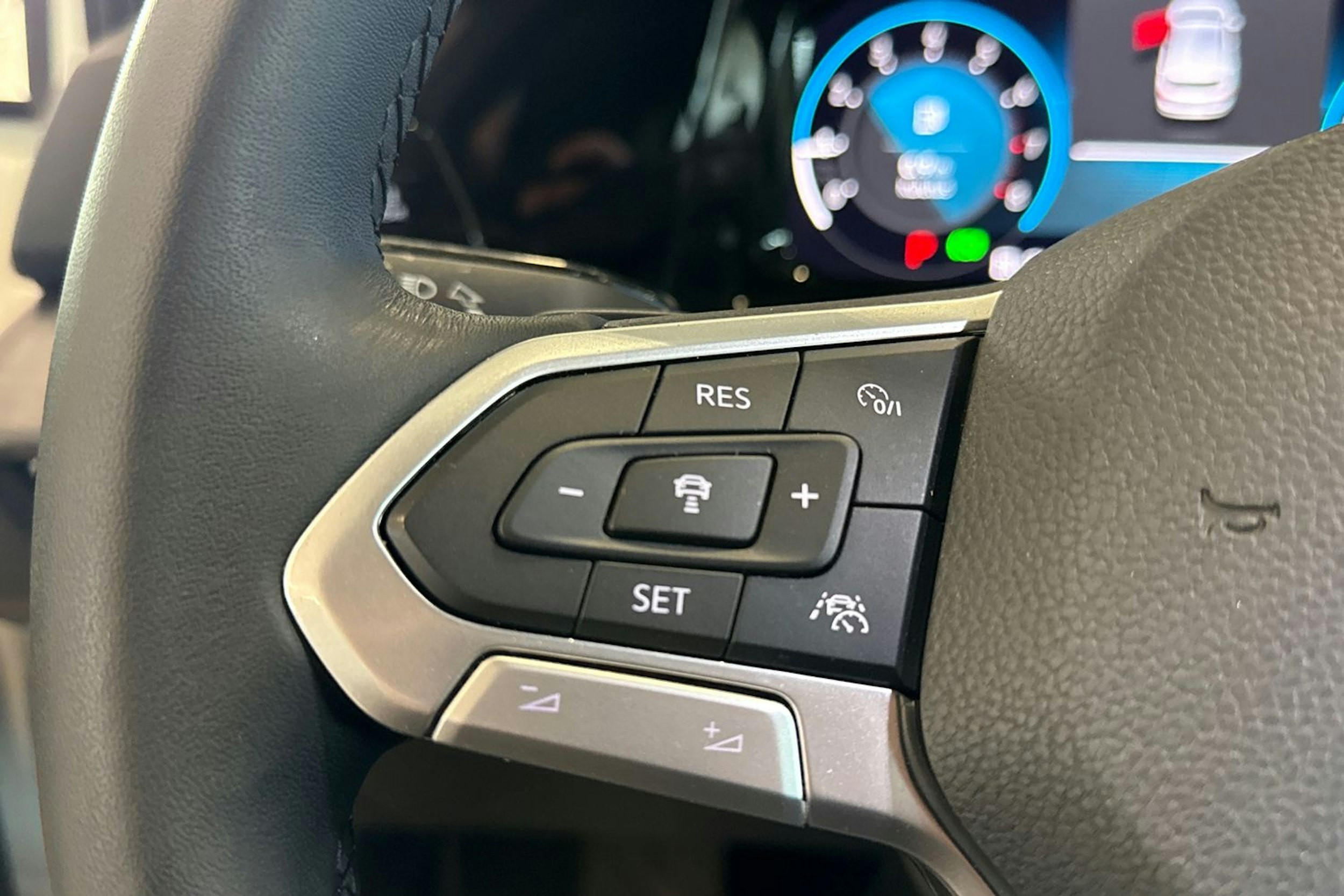 valkoinen Volkswagen Golf 2020 kuva 16.