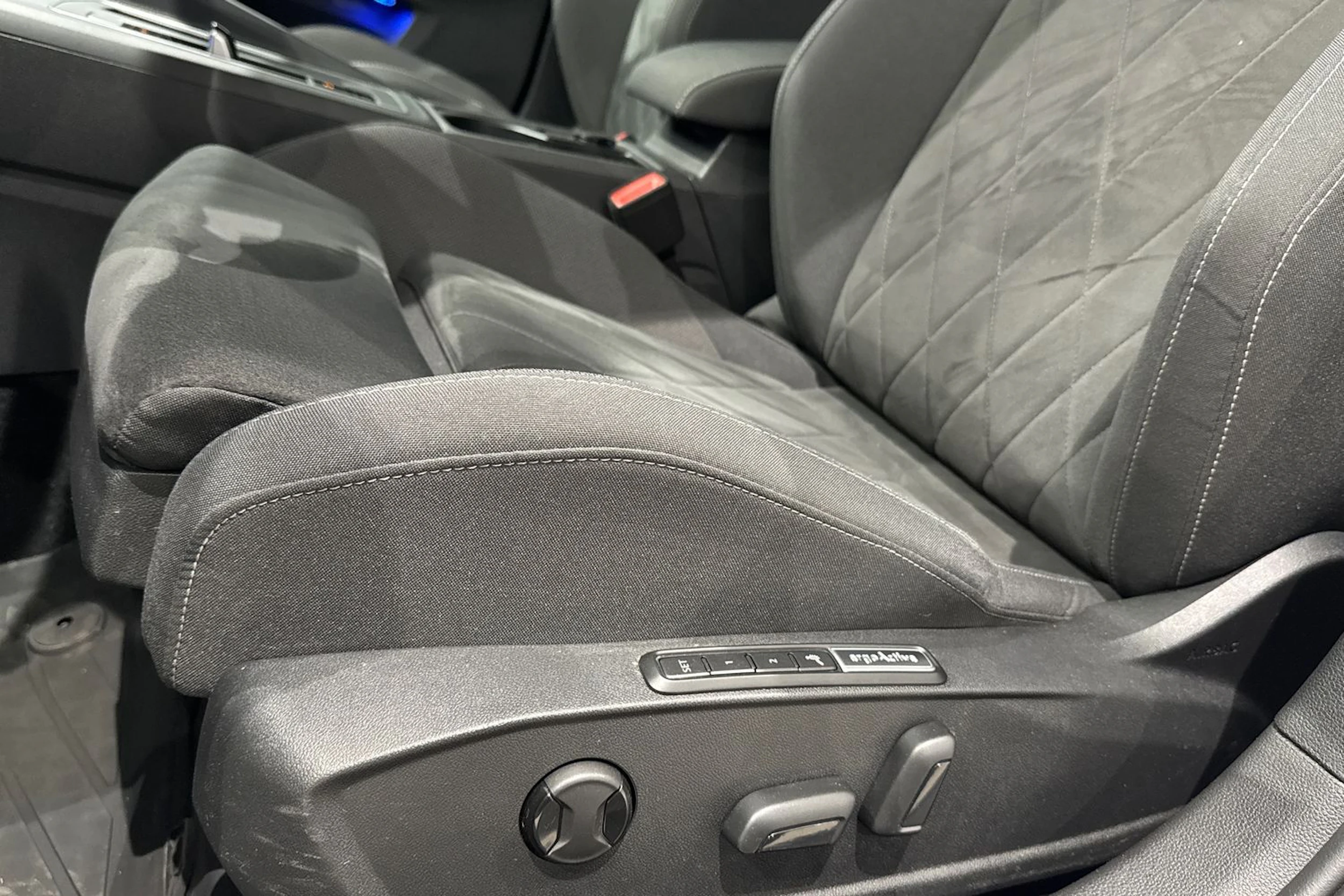 hopea Volkswagen Golf 2021 kuva 14.