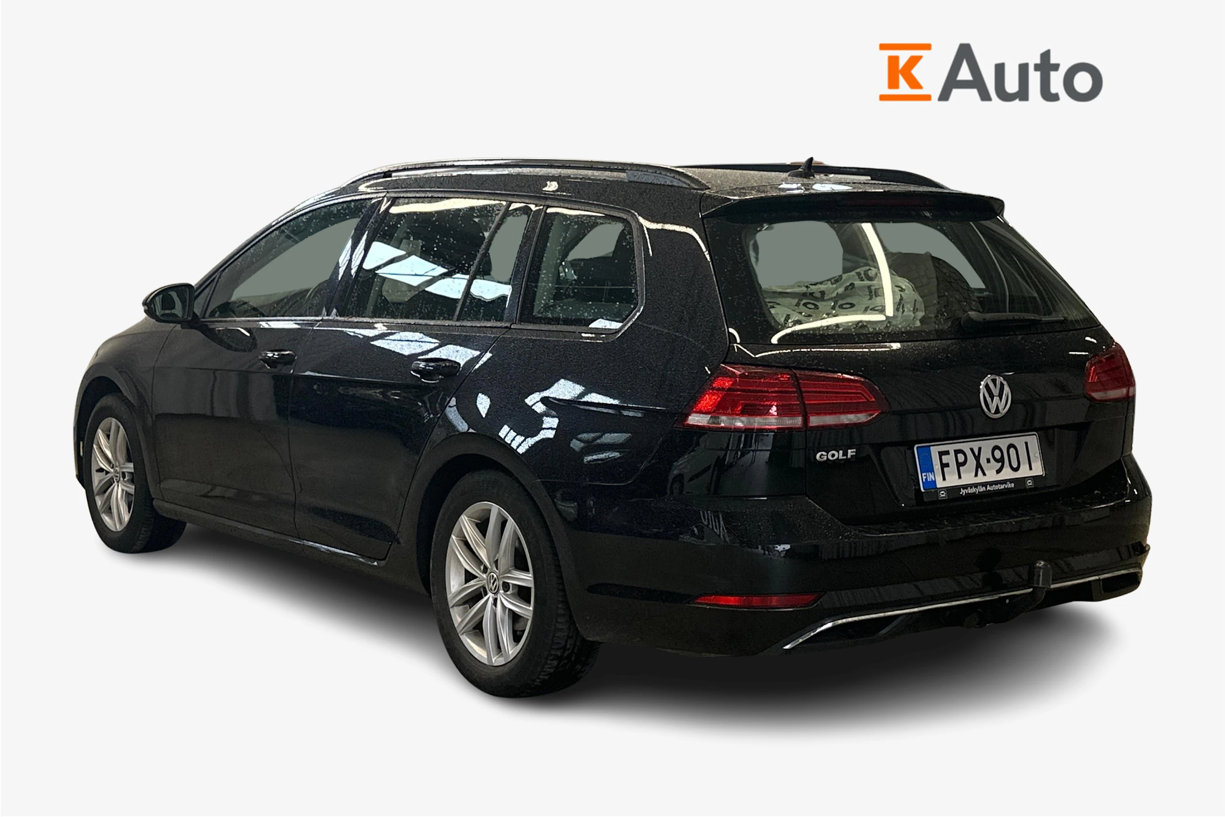 musta Volkswagen Golf 2020 kuva 2.