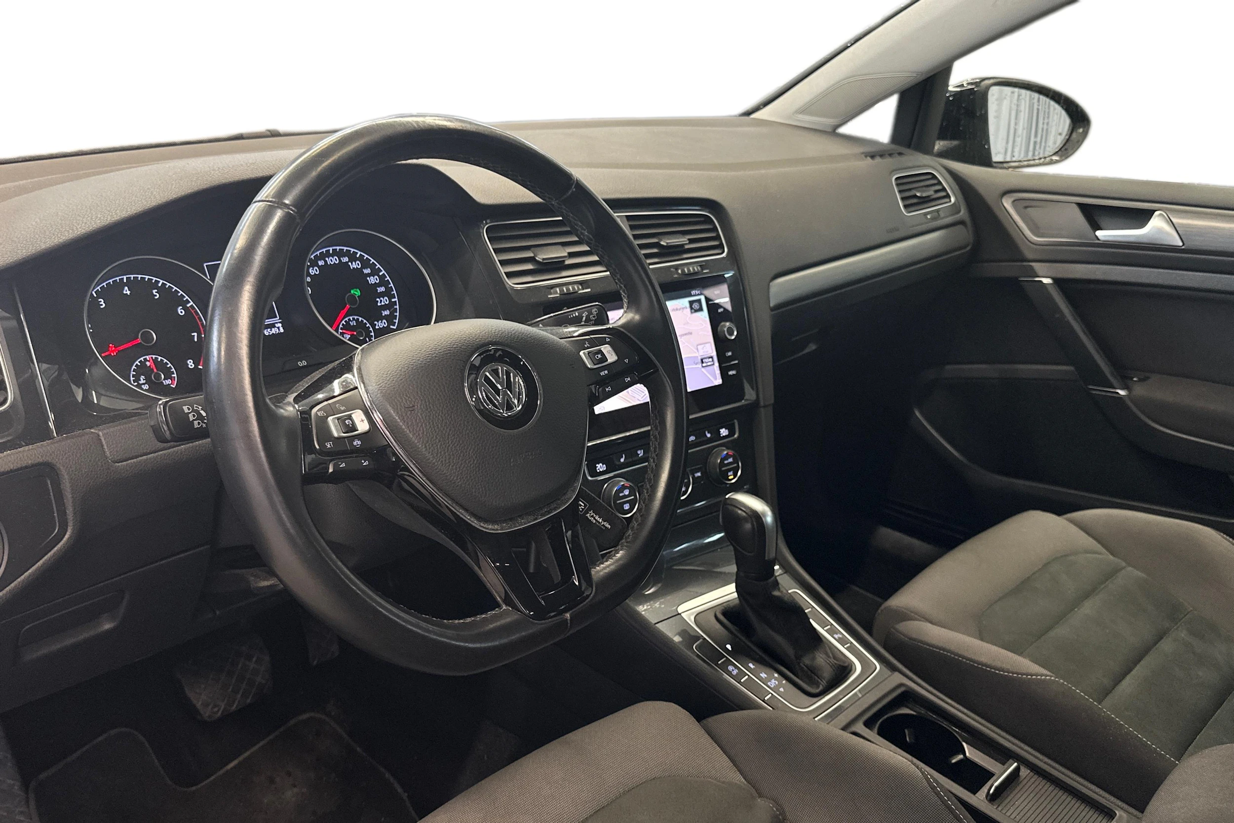 musta Volkswagen Golf 2020 kuva 3.