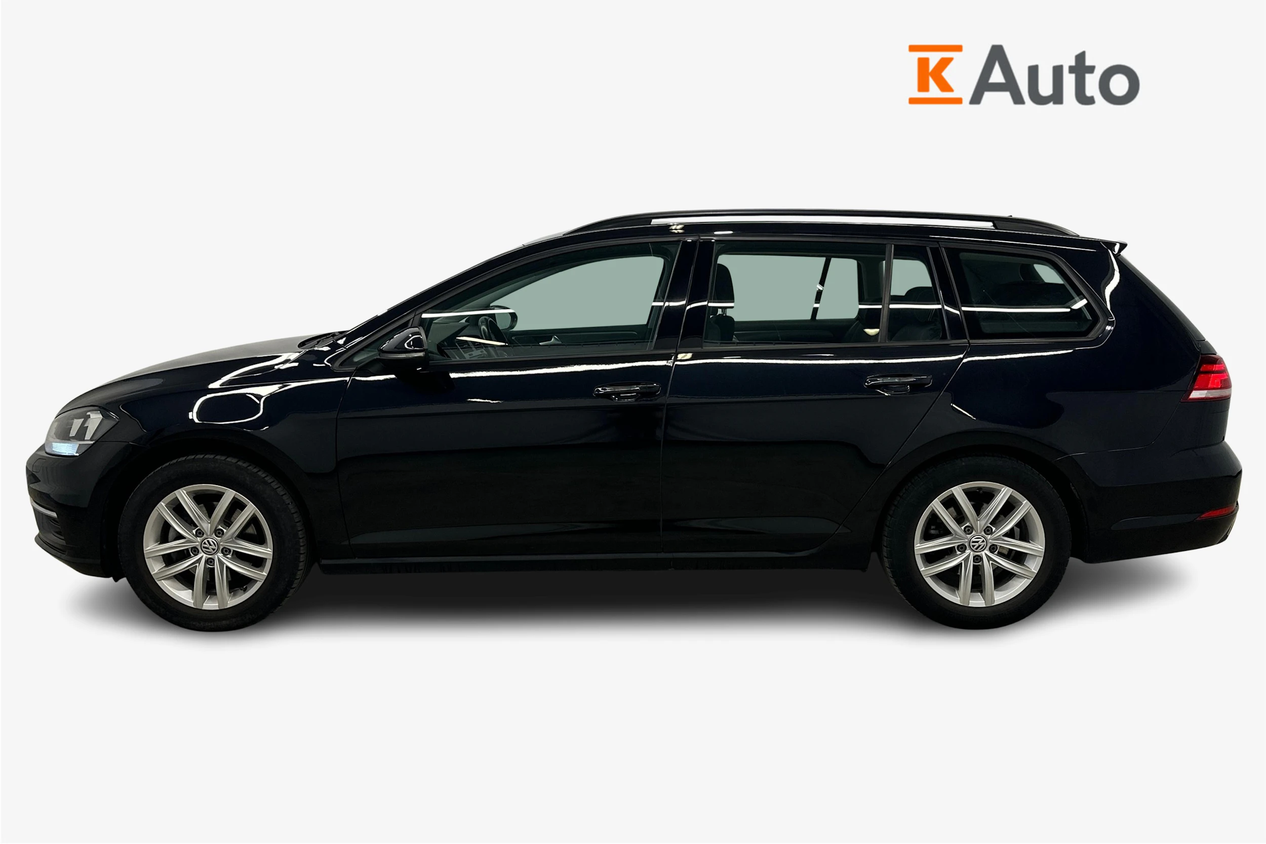 musta Volkswagen Golf 2020 kuva 7.