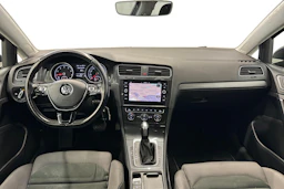 musta Volkswagen Golf 2020 kuva 9.