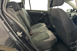 musta Volkswagen Golf 2020 kuva 12.