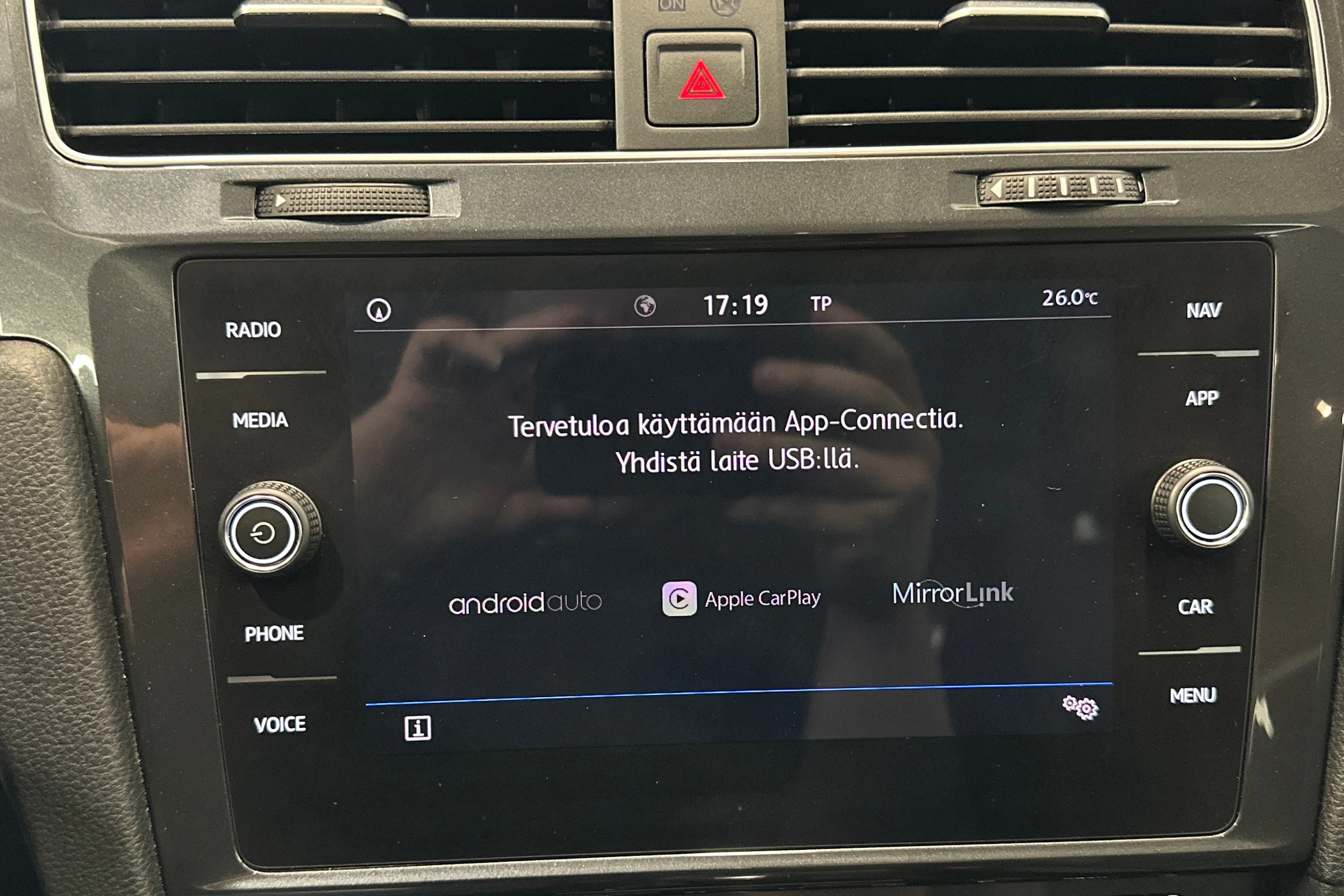 musta Volkswagen Golf 2020 kuva 25.