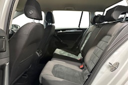 valkoinen Volkswagen Golf 2020 kuva 10.