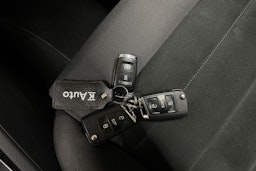 valkoinen Volkswagen Golf 2020 kuva 22.