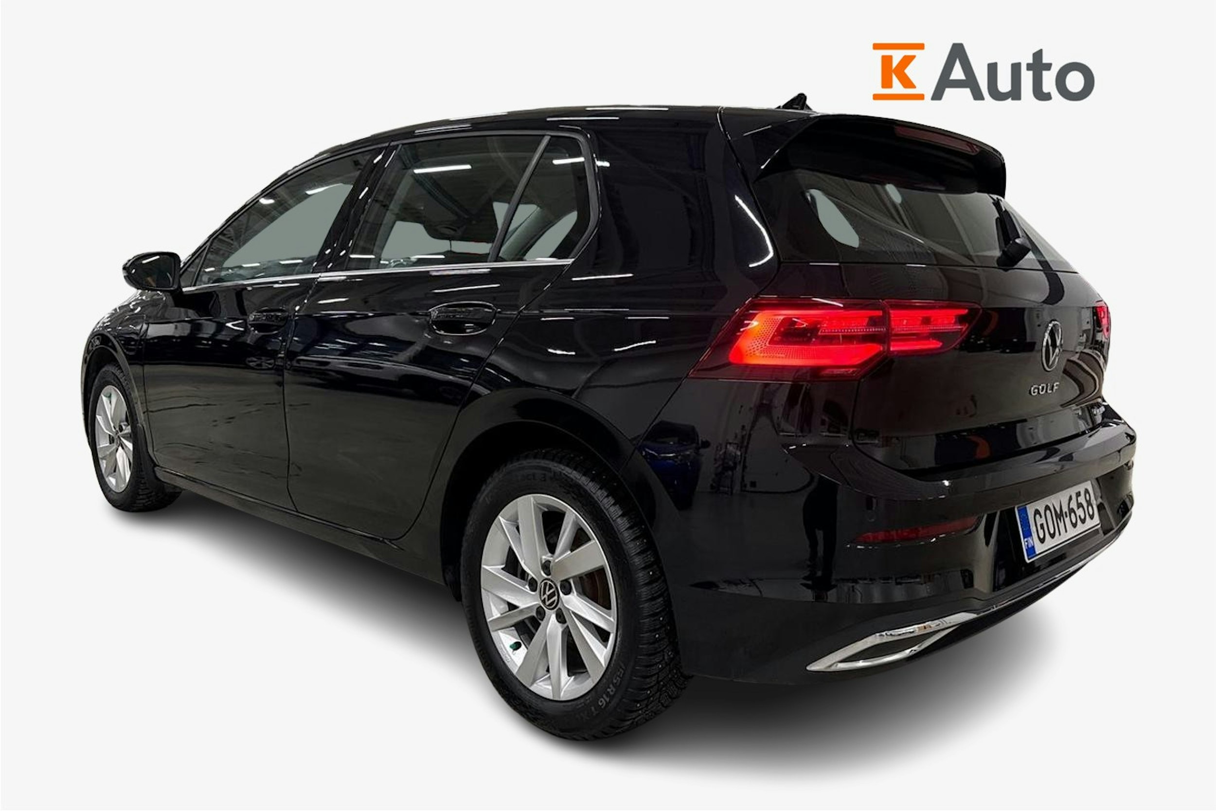 musta Volkswagen Golf 2021 kuva 2.