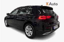 musta Volkswagen Golf 2021 kuva 2.