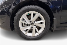 musta Volkswagen Golf 2021 kuva 11.