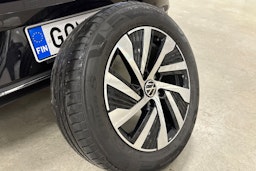 musta Volkswagen Golf 2021 kuva 15.