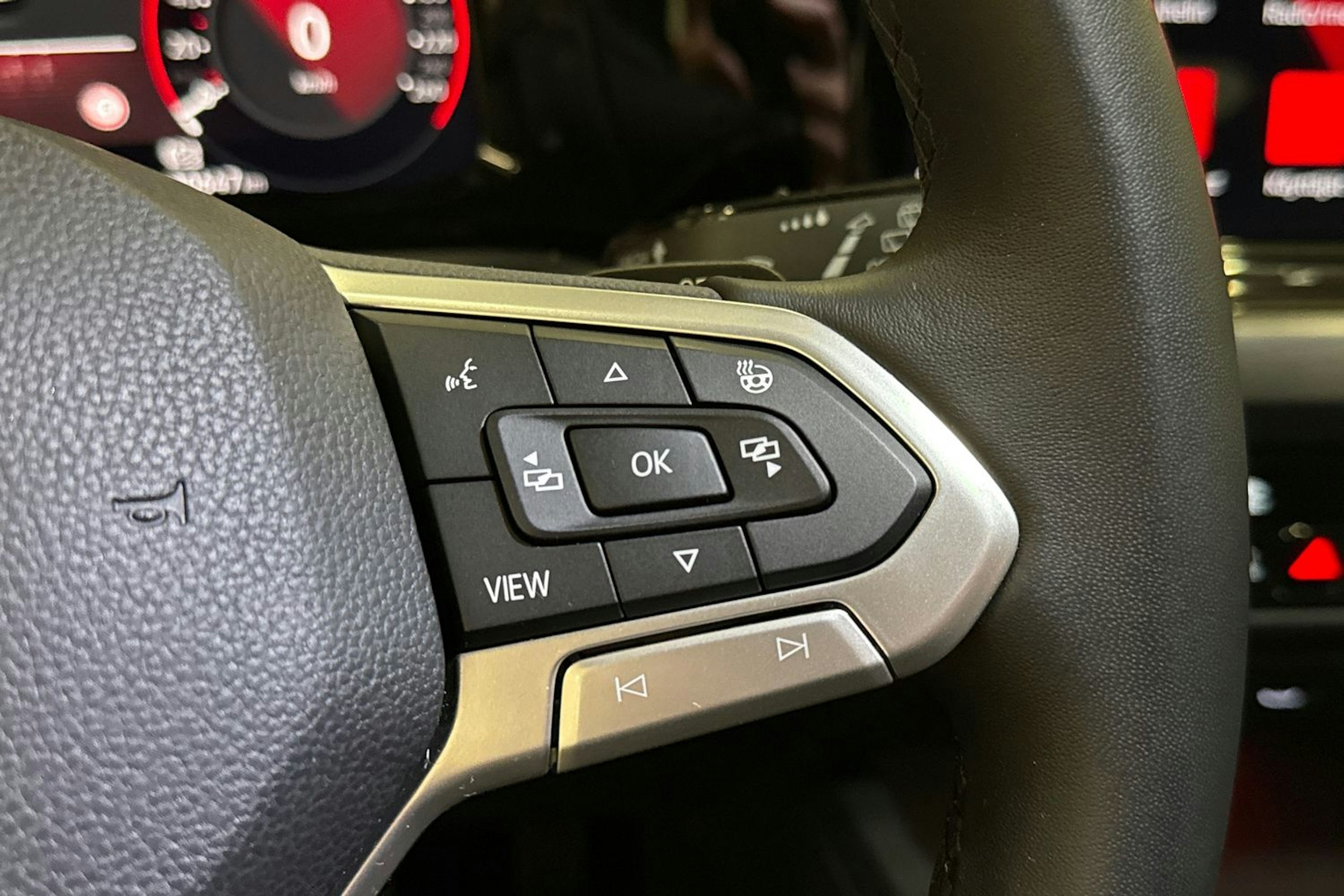 musta Volkswagen Golf 2021 kuva 21.