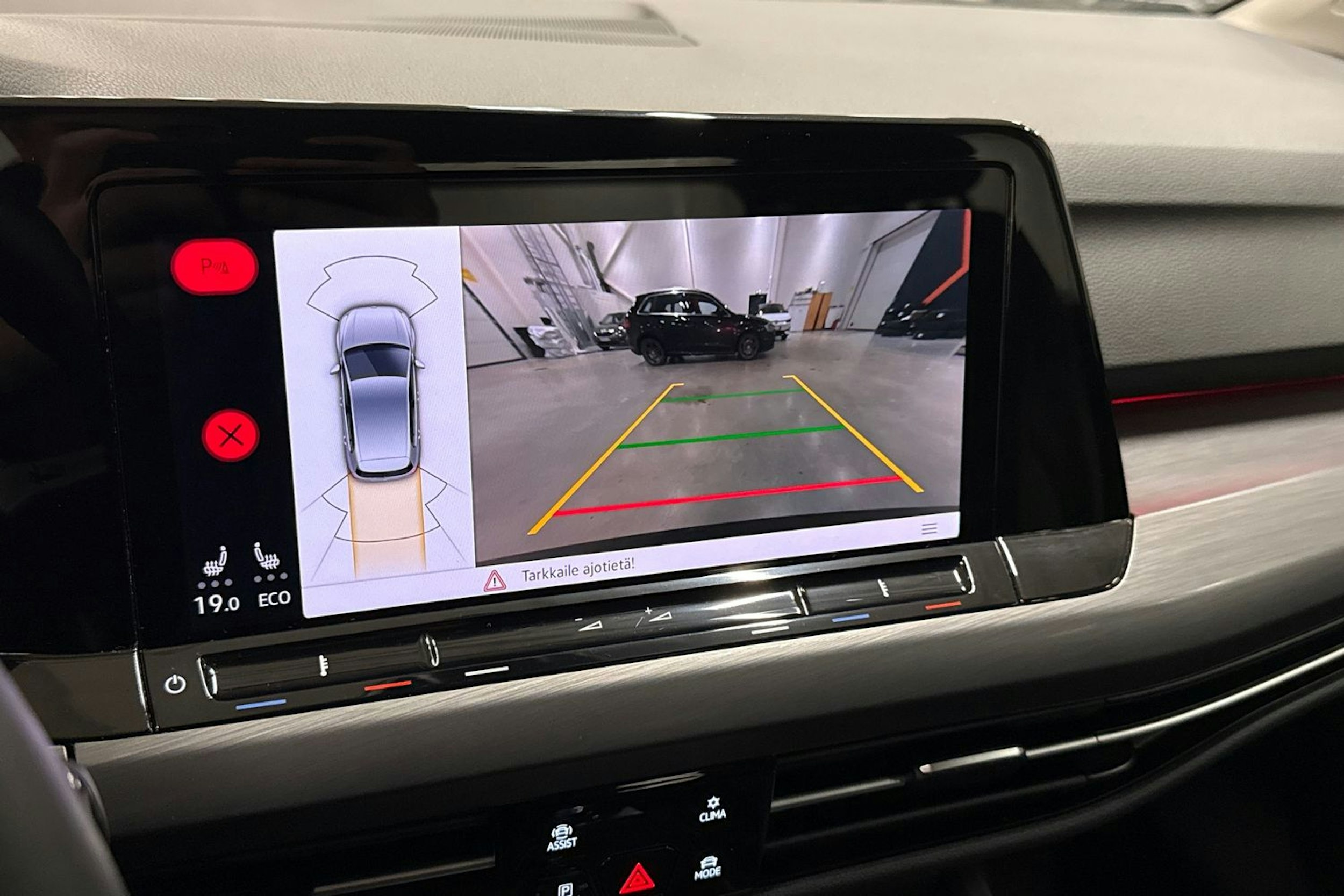 musta Volkswagen Golf 2021 kuva 23.