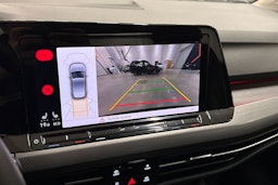 musta Volkswagen Golf 2021 kuva 23.