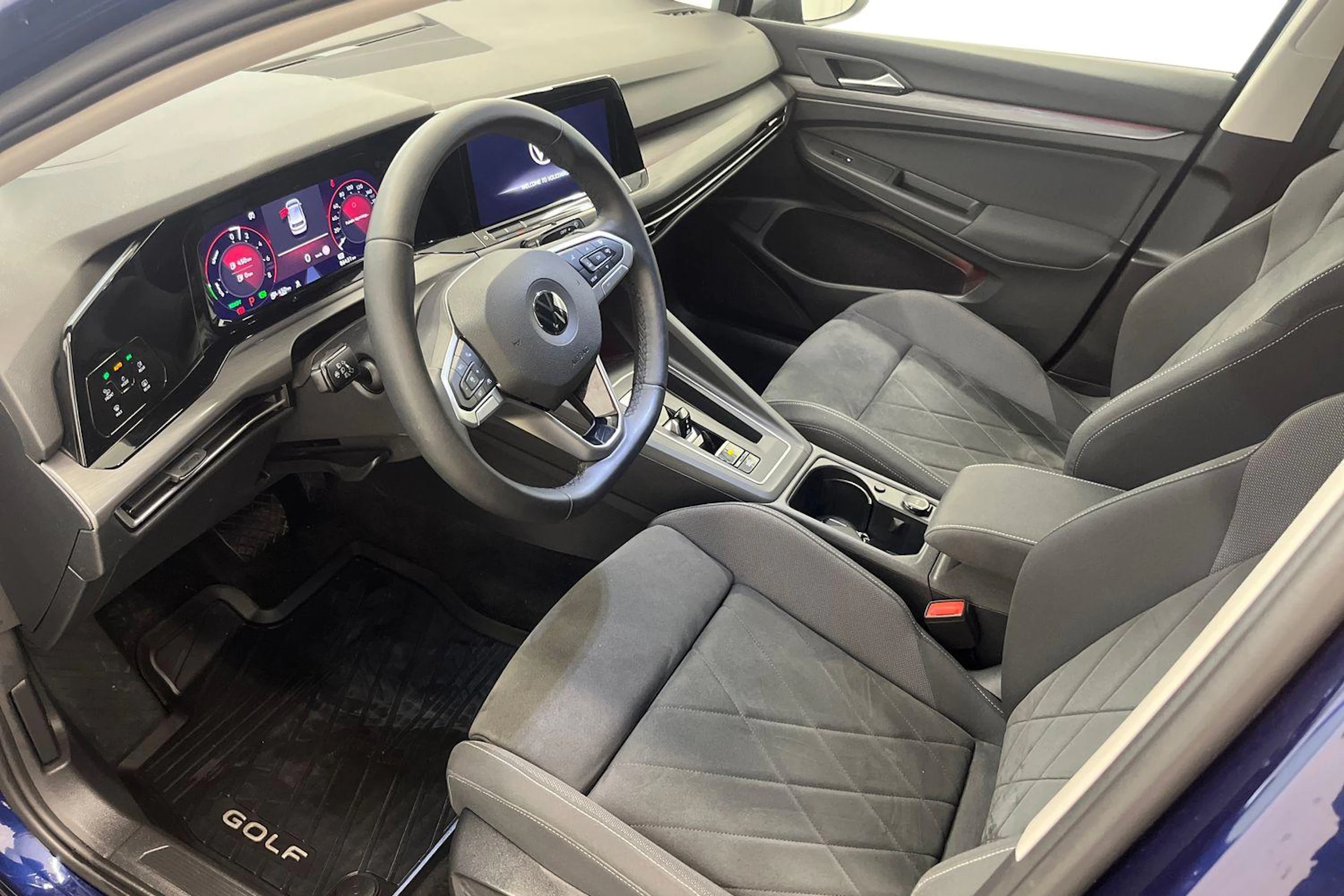Sininen Volkswagen GOLF 2021 kuva 8.