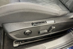 Sininen Volkswagen GOLF 2021 kuva 17.