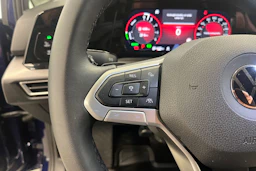 Sininen Volkswagen GOLF 2021 kuva 19.