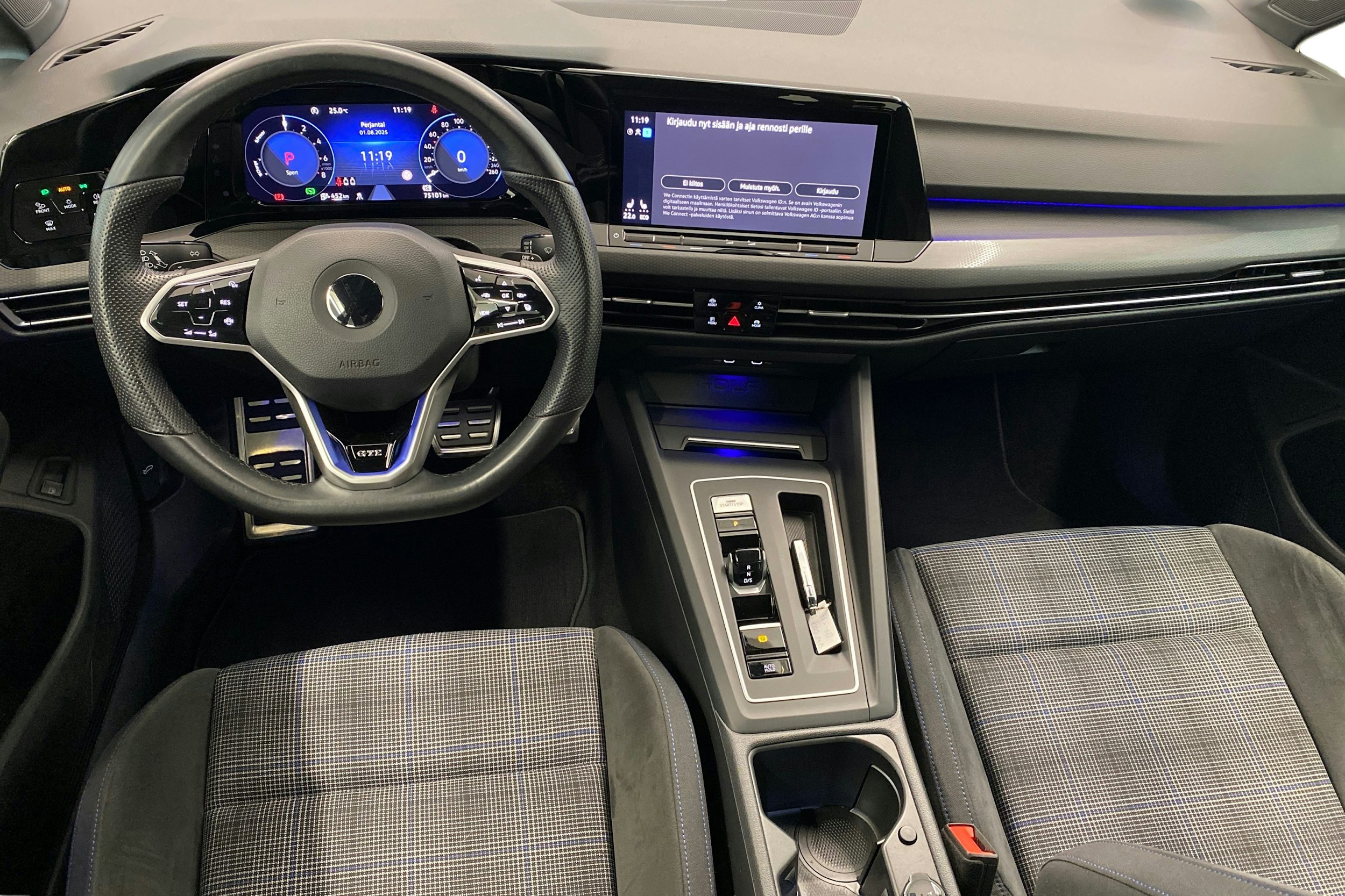 valkoinen Volkswagen Golf 2020 kuva 9.