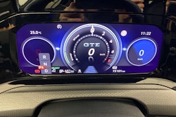 valkoinen Volkswagen Golf 2020 kuva 17.