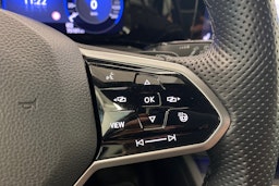 valkoinen Volkswagen Golf 2020 kuva 19.