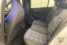 valkoinen Volkswagen Golf 2020 kuva 31.