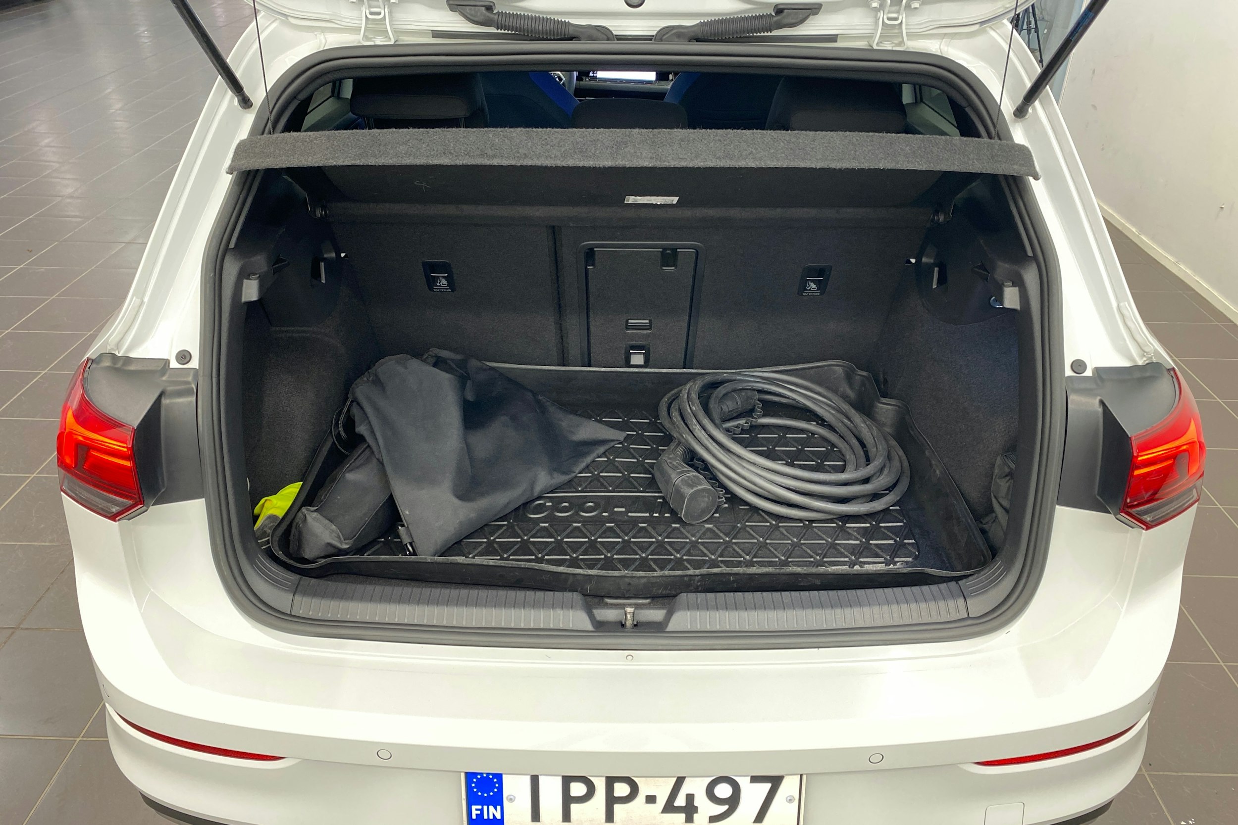 valkoinen Volkswagen Golf 2020 kuva 33.
