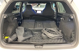 valkoinen Volkswagen Golf 2020 kuva 34.