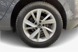 harmaa Volkswagen Golf 2020 kuva 9.