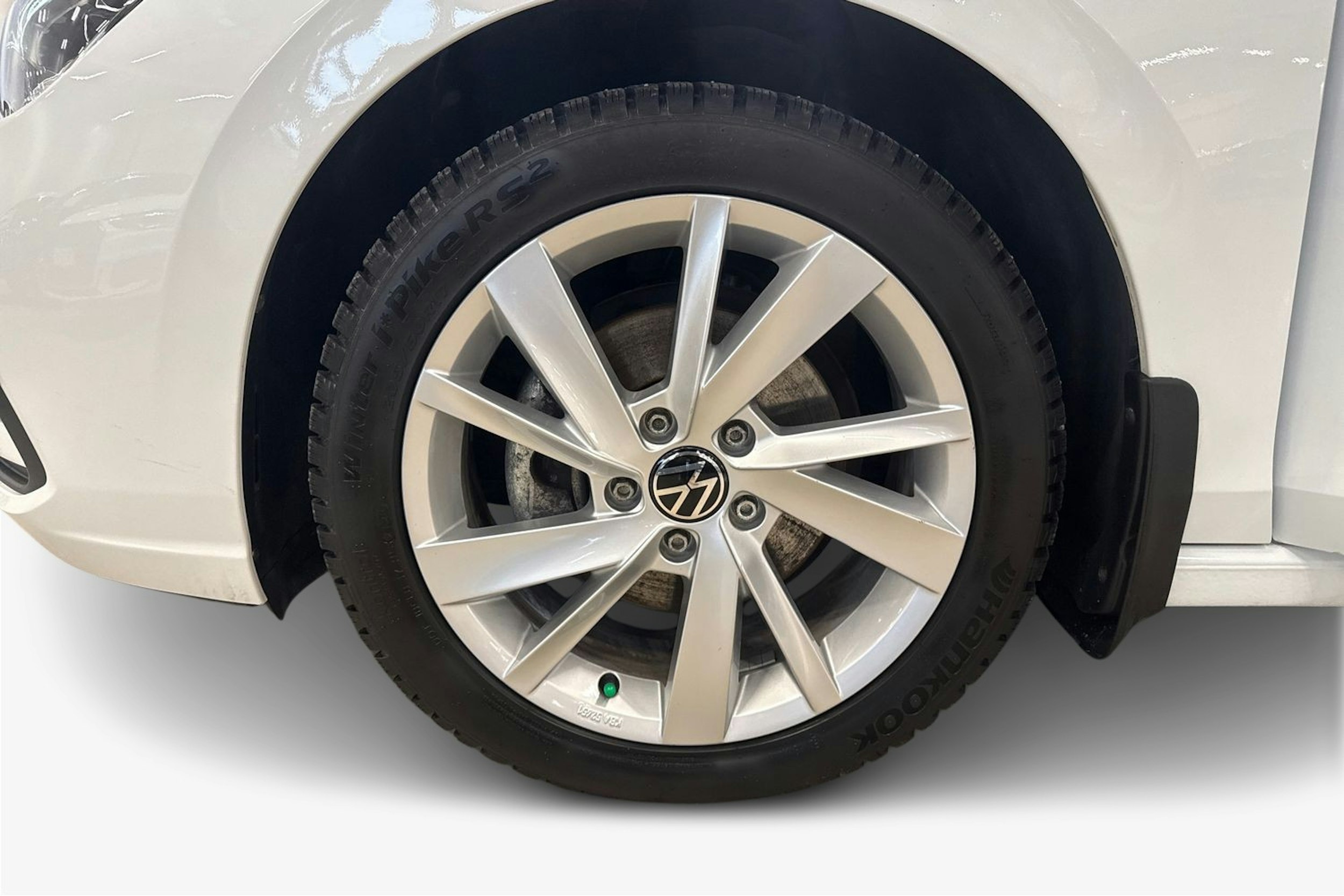 valkoinen Volkswagen Golf 2020 kuva 11.