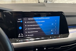 valkoinen Volkswagen Golf 2020 kuva 22.