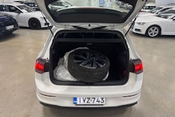 valkoinen Volkswagen Golf 2020 kuva 24.