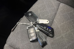 valkoinen Volkswagen Golf 2020 kuva 26.