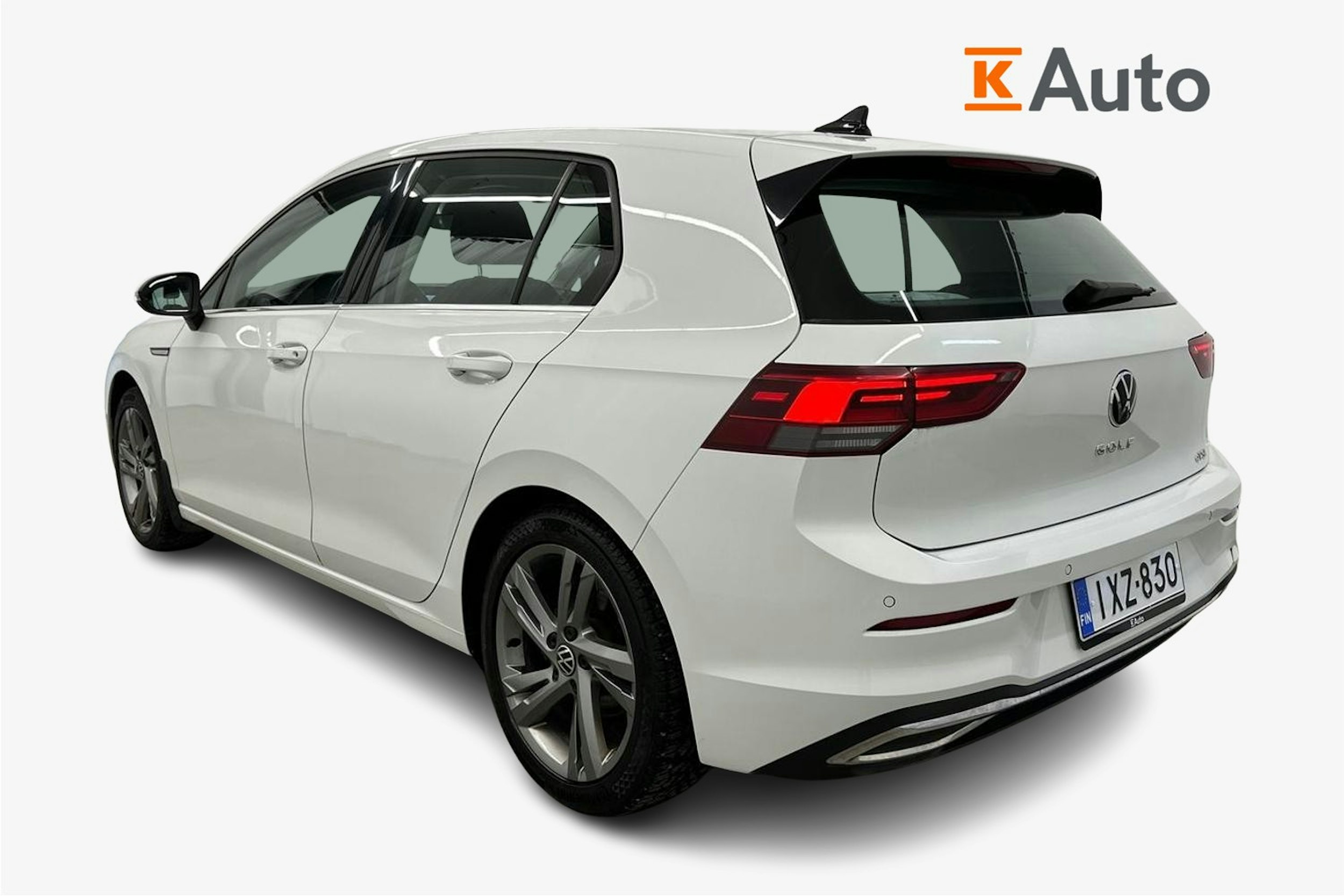 Valkoinen Volkswagen GOLF 2020 kuva 2.