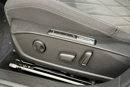 Valkoinen Volkswagen GOLF 2020 kuva 11.