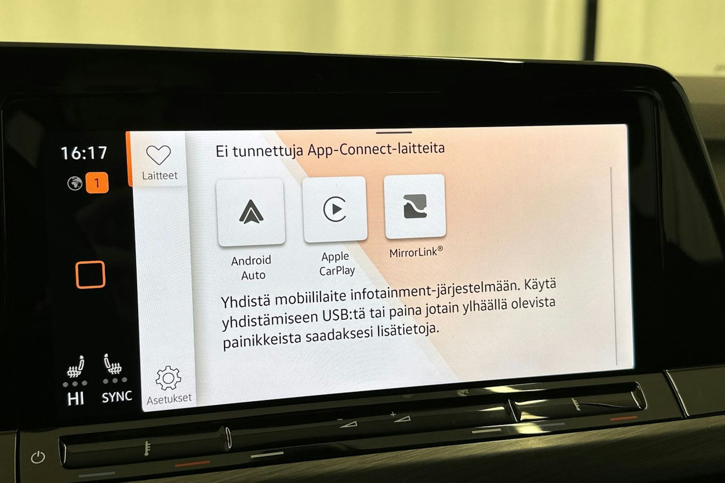 Valkoinen Volkswagen GOLF 2020 kuva 16.