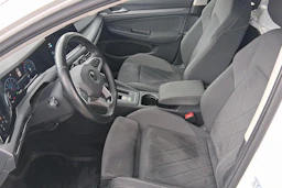 valkoinen Volkswagen Golf 2021 kuva 9.