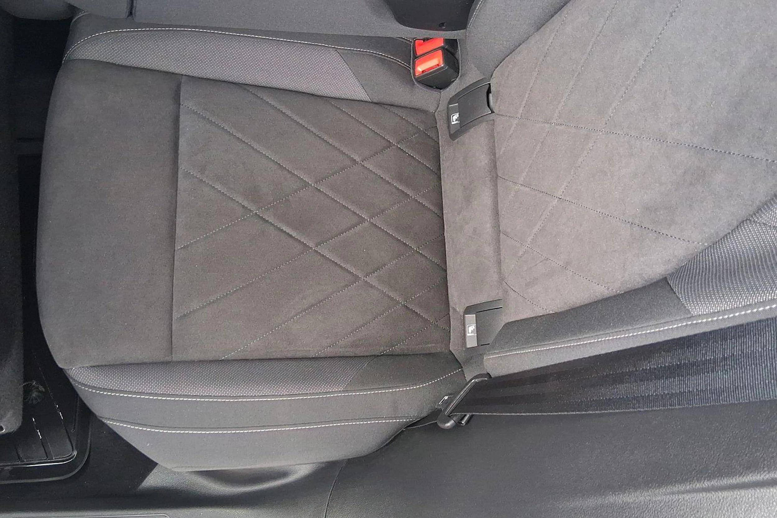 valkoinen Volkswagen Golf 2021 kuva 11.