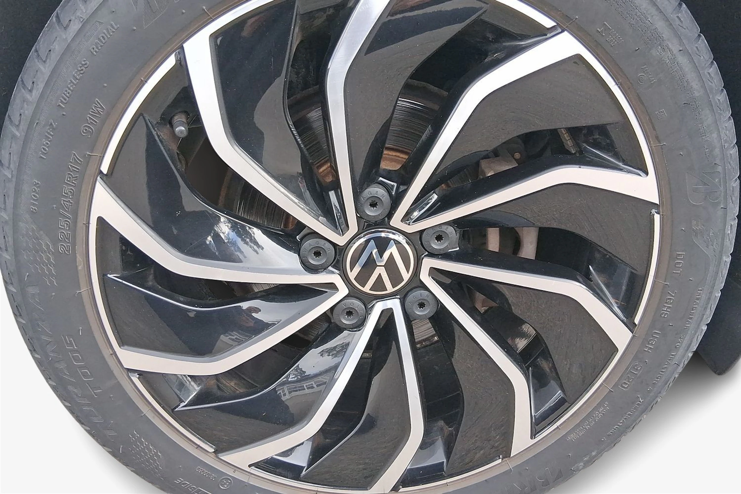 valkoinen Volkswagen Golf 2021 kuva 12.