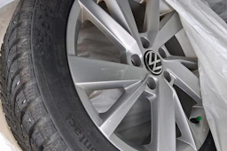 valkoinen Volkswagen Golf 2021 kuva 15.