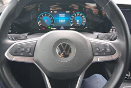 valkoinen Volkswagen Golf 2021 kuva 16.