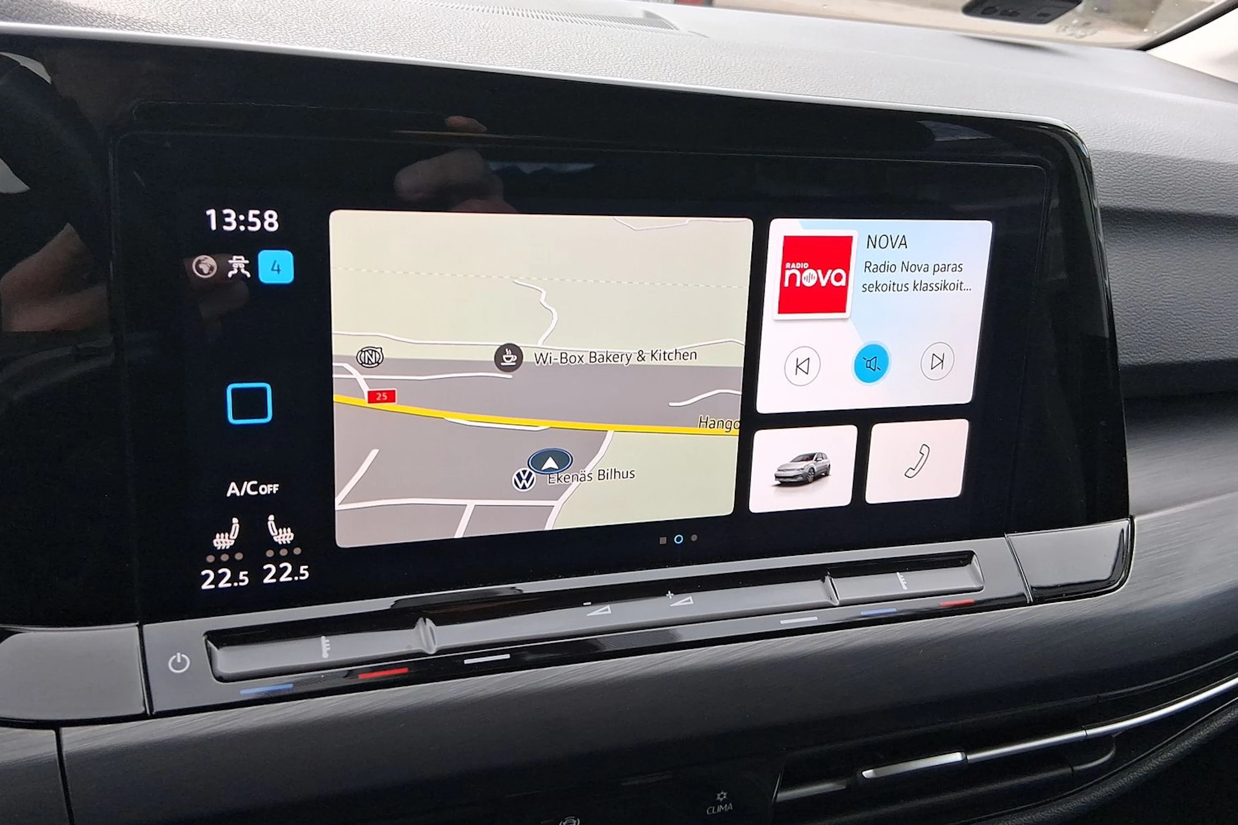 valkoinen Volkswagen Golf 2021 kuva 18.