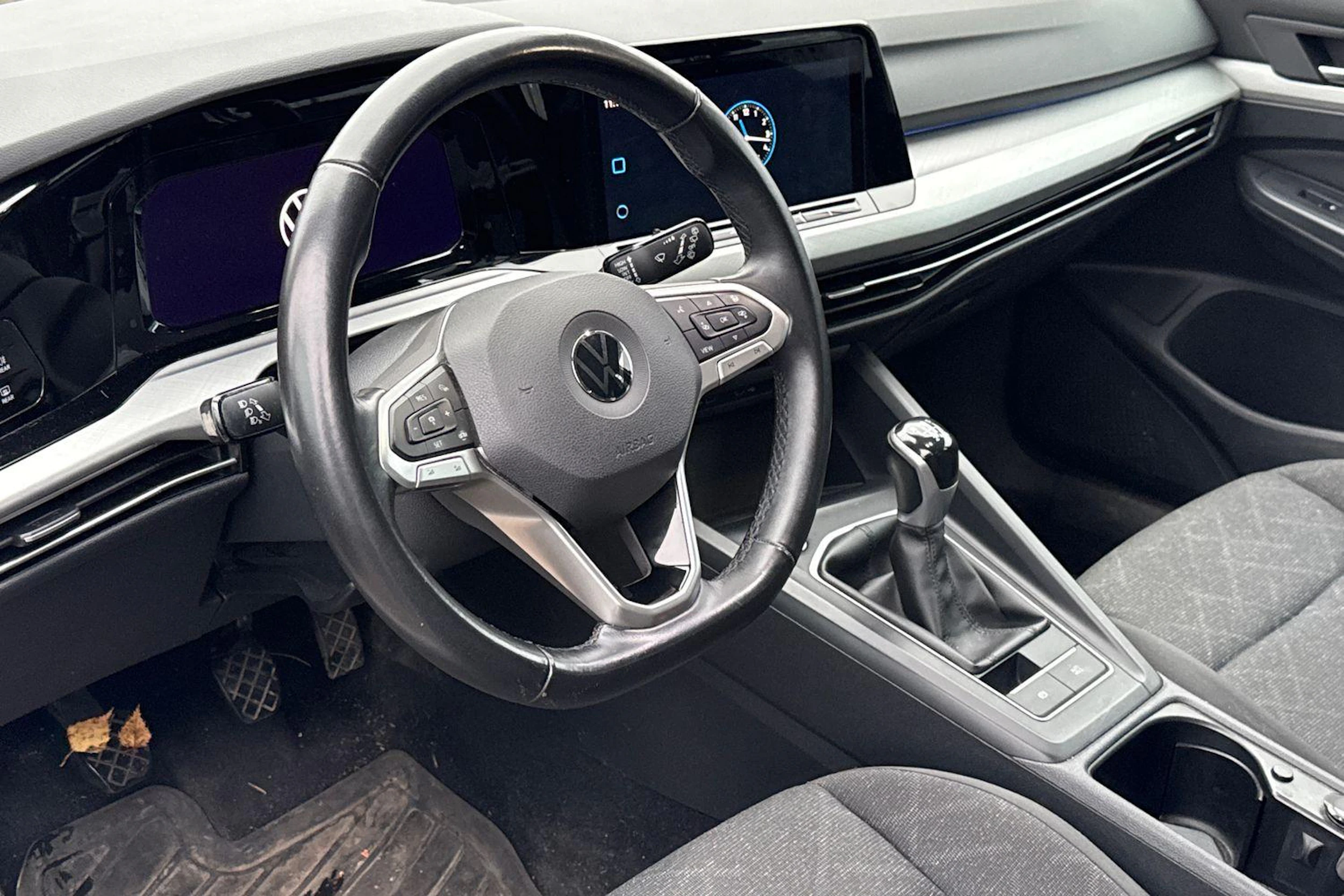 valkoinen Volkswagen Golf 2020 kuva 3.