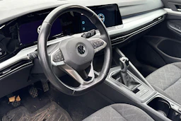 valkoinen Volkswagen Golf 2020 kuva 3.