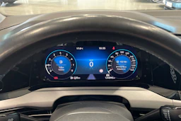 valkoinen Volkswagen Golf 2021 kuva 19.