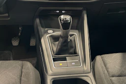 valkoinen Volkswagen Golf 2021 kuva 26.