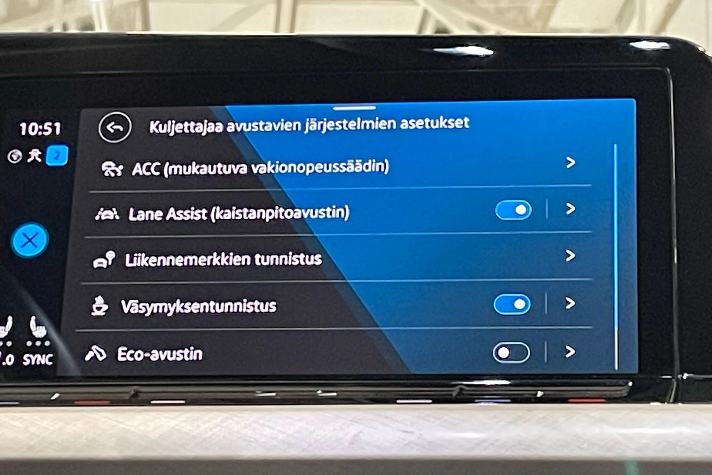 valkoinen Volkswagen Golf 2021 kuva 28.