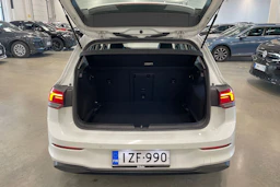 valkoinen Volkswagen Golf 2021 kuva 33.