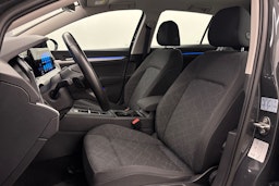 harmaa Volkswagen Golf 2020 kuva 16.